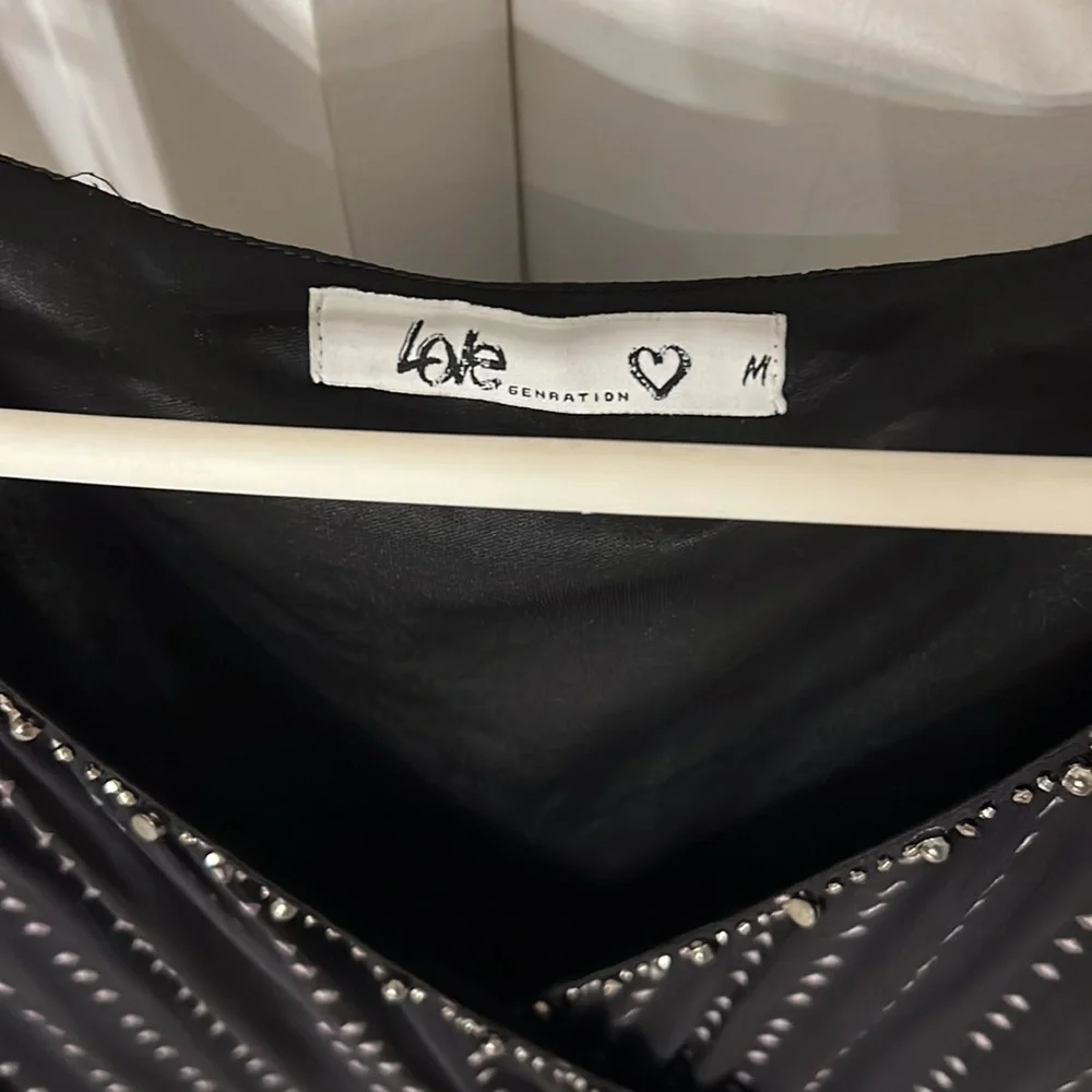 Love Generation Dress with Off Shoulder Sleeeve - Picture 3 of 5